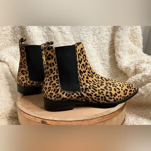 ASOS Design April Leather Leopard Print Chelsea Boots Booties US 9/ UK 7